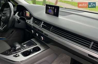 Внедорожник / Кроссовер Audi Q7 2017 в 