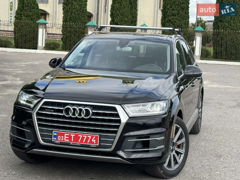 Позашляховик / Кросовер Audi Q7 2017 в 