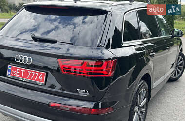 Позашляховик / Кросовер Audi Q7 2017 в 