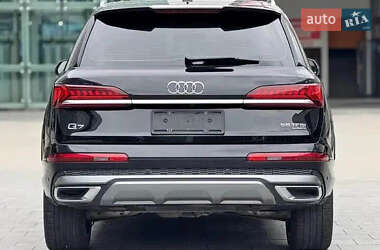 Внедорожник / Кроссовер Audi Q7 2021 в 