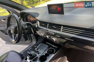 Внедорожник / Кроссовер Audi Q7 2016 в 