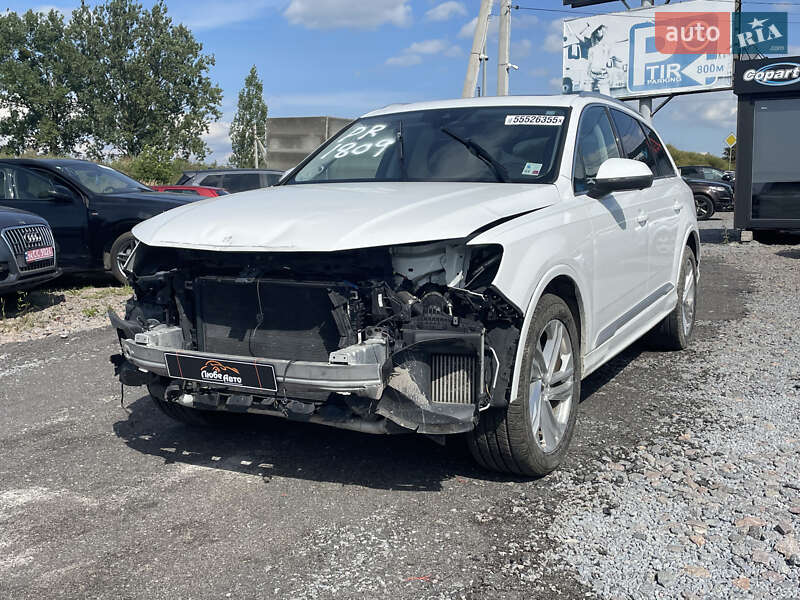 Позашляховик / Кросовер Audi Q7 2019 в 
