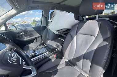 Позашляховик / Кросовер Audi Q7 2019 в 