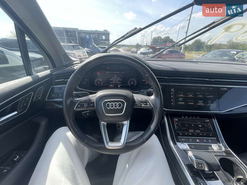 Позашляховик / Кросовер Audi Q7 2019 в Львові