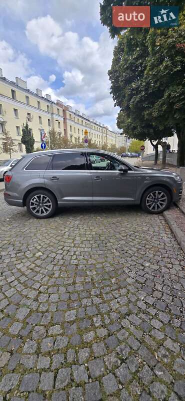Позашляховик / Кросовер Audi Q7 2016 в Вінниці