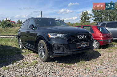 Внедорожник / Кроссовер Audi Q7 2022 в 