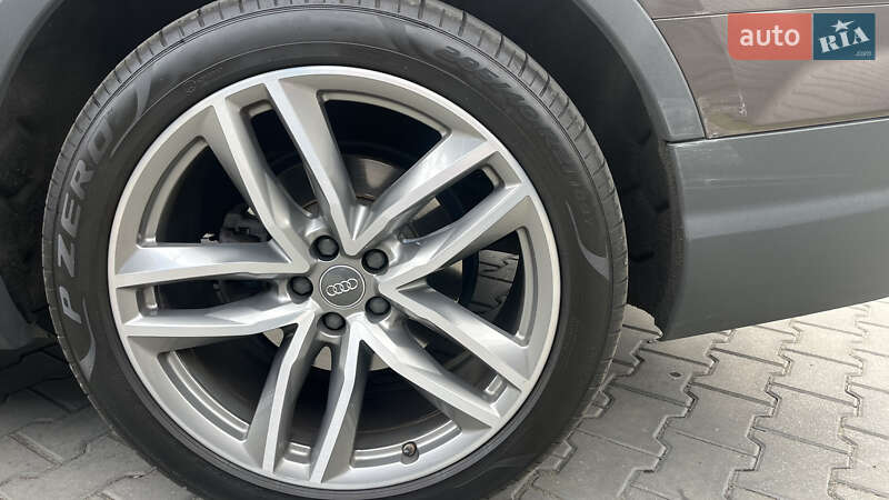 Позашляховик / Кросовер Audi Q7 2015 в Черкасах