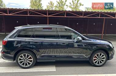 Внедорожник / Кроссовер Audi Q7 2016 в 