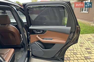 Внедорожник / Кроссовер Audi Q7 2016 в 
