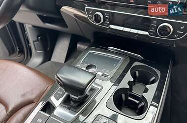 Внедорожник / Кроссовер Audi Q7 2016 в 