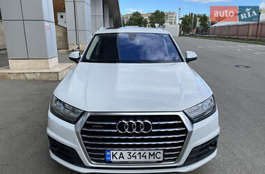 Внедорожник / Кроссовер Audi Q7 2016 в 