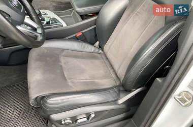Внедорожник / Кроссовер Audi Q7 2016 в 