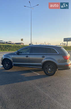 Внедорожник / Кроссовер Audi Q7 2015 в 