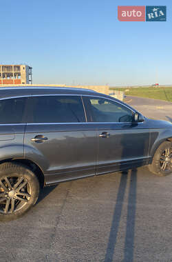 Внедорожник / Кроссовер Audi Q7 2015 в 