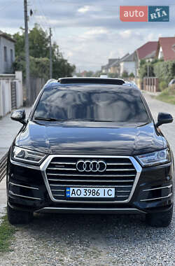 Позашляховик / Кросовер Audi Q7 2016 в 