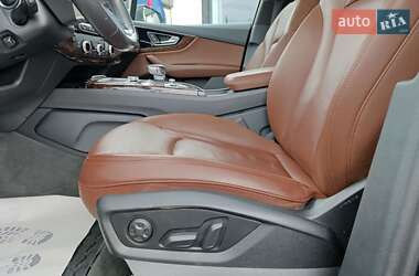 Внедорожник / Кроссовер Audi Q7 2018 в 