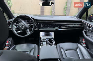 Позашляховик / Кросовер Audi Q7 2020 в 