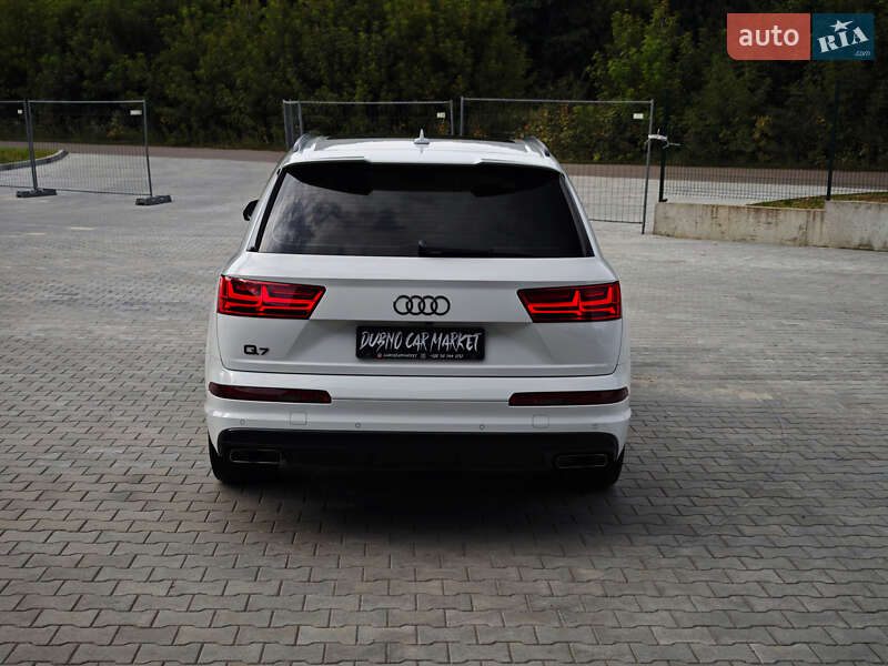 Позашляховик / Кросовер Audi Q7 2016 в Дубні