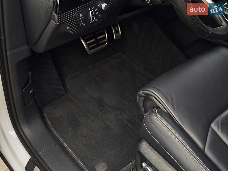 Позашляховик / Кросовер Audi Q7 2016 в Дубні