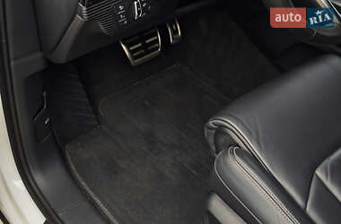 Внедорожник / Кроссовер Audi Q7 2016 в 