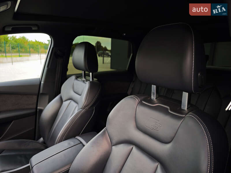 Позашляховик / Кросовер Audi Q7 2016 в Дубні