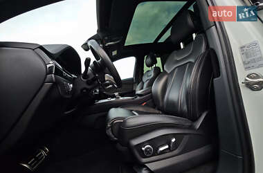 Внедорожник / Кроссовер Audi Q7 2016 в 