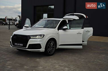 Внедорожник / Кроссовер Audi Q7 2016 в 
