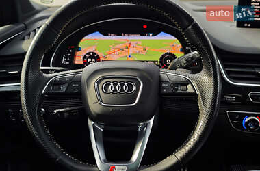 Внедорожник / Кроссовер Audi Q7 2016 в 