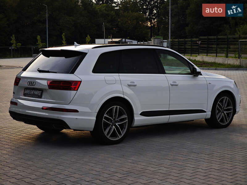 Позашляховик / Кросовер Audi Q7 2016 в Дубні