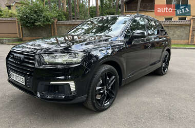 Позашляховик / Кросовер Audi Q7 2016 в Чернігові