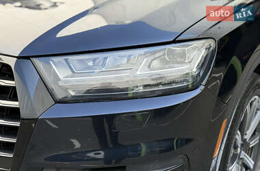 Внедорожник / Кроссовер Audi Q7 2016 в 