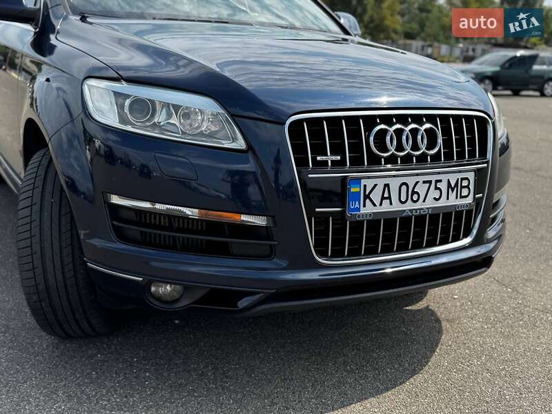 Позашляховик / Кросовер Audi Q7 2013 в Києві
