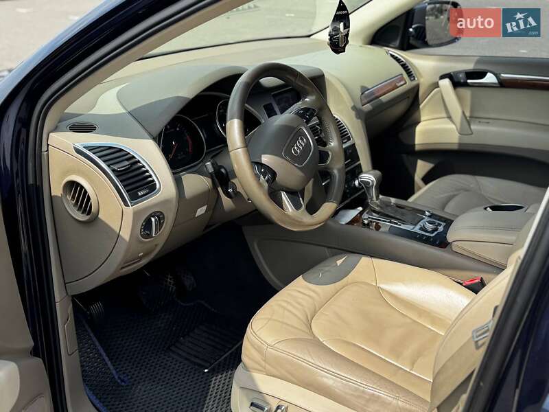 Позашляховик / Кросовер Audi Q7 2013 в Києві