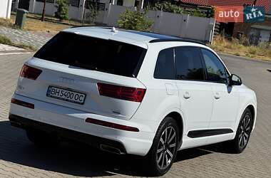 Внедорожник / Кроссовер Audi Q7 2017 в 