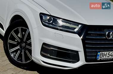 Внедорожник / Кроссовер Audi Q7 2017 в 