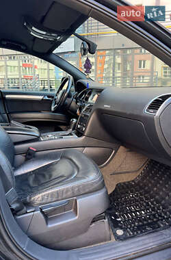 Внедорожник / Кроссовер Audi Q7 2006 в 