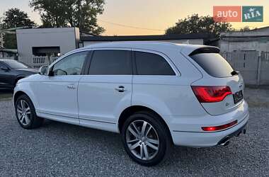 Позашляховик / Кросовер Audi Q7 2015 в 
