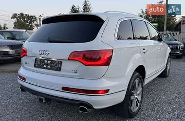 Позашляховик / Кросовер Audi Q7 2015 в 