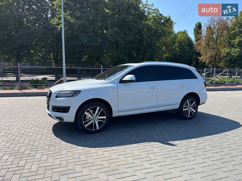 Внедорожник / Кроссовер Audi Q7 2013 в Кременчуге