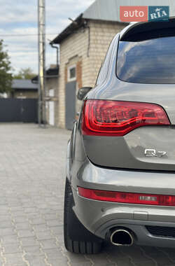 Внедорожник / Кроссовер Audi Q7 2010 в 