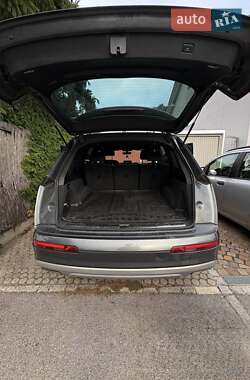 Внедорожник / Кроссовер Audi Q7 2015 в 
