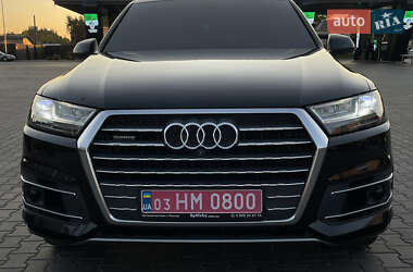 Внедорожник / Кроссовер Audi Q7 2017 в 