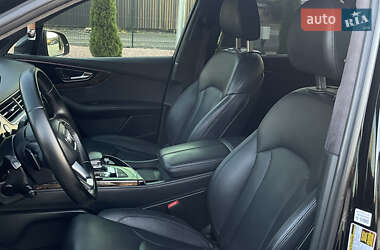 Внедорожник / Кроссовер Audi Q7 2017 в 