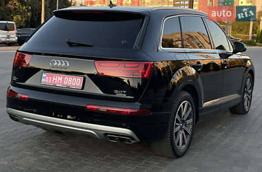 Внедорожник / Кроссовер Audi Q7 2017 в 