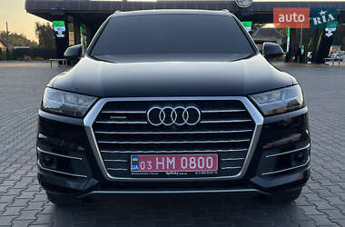 Внедорожник / Кроссовер Audi Q7 2017 в 
