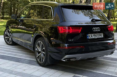 Позашляховик / Кросовер Audi Q7 2015 в 