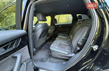 Позашляховик / Кросовер Audi Q7 2015 в 
