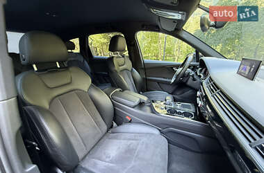 Позашляховик / Кросовер Audi Q7 2015 в 