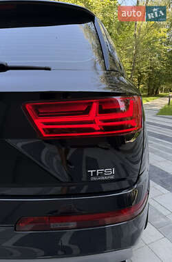 Позашляховик / Кросовер Audi Q7 2015 в 