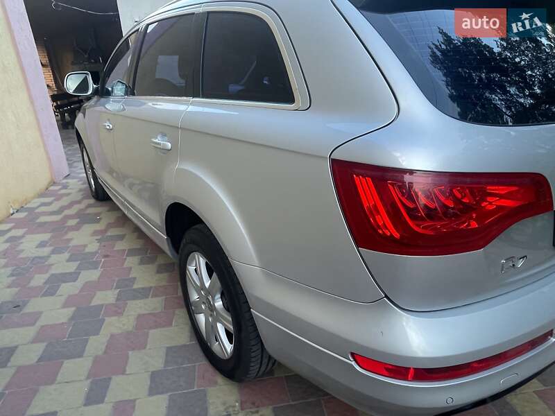 Позашляховик / Кросовер Audi Q7 2009 в Миргороді
